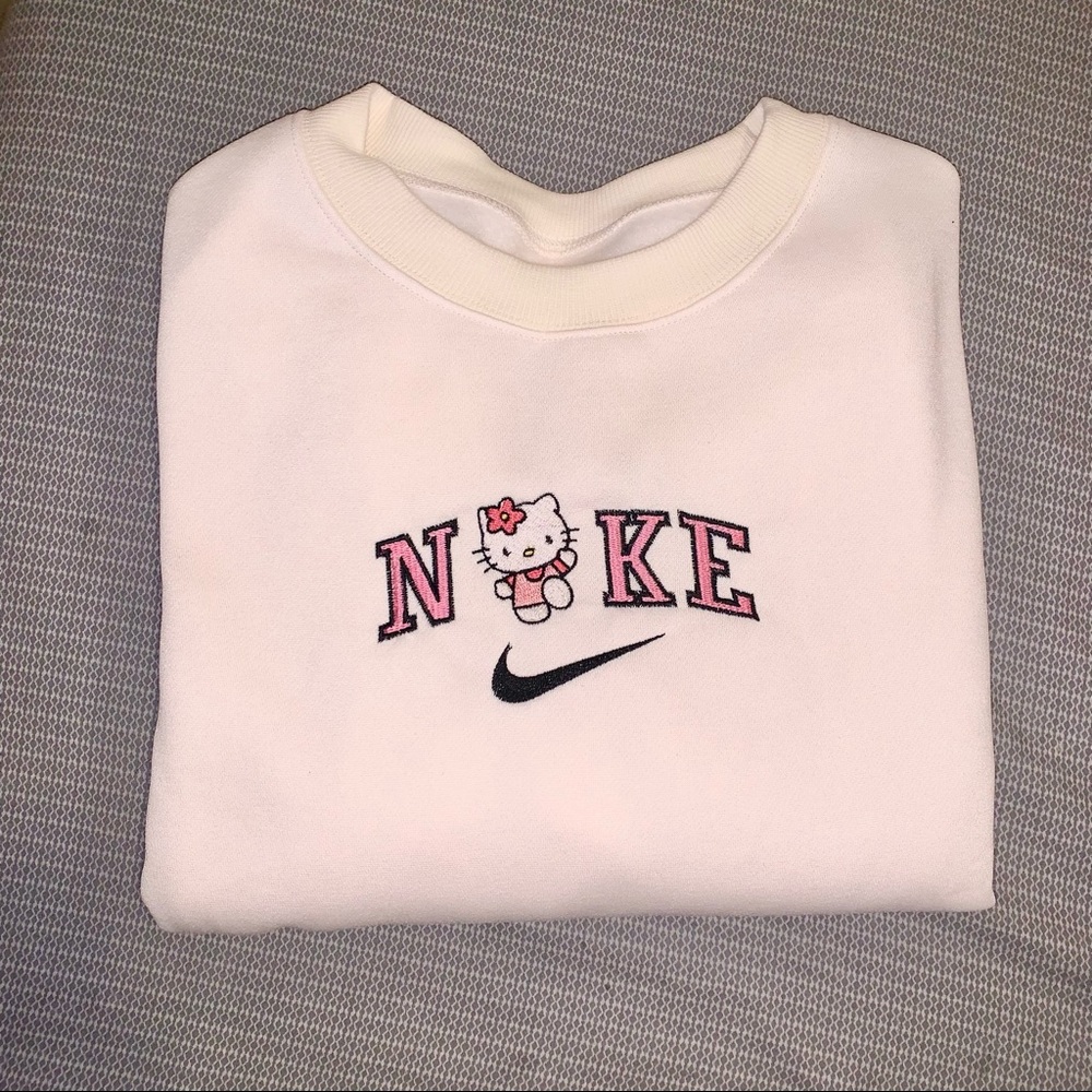 💗 Hello kitty  Nike crewneck 💗